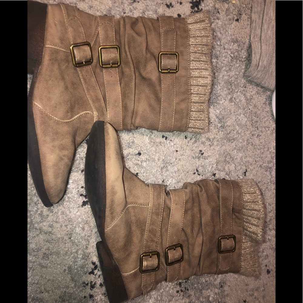 TAN BOOTS